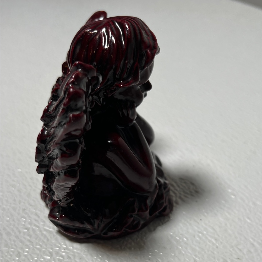 Vintage Winged Angel Cherub Shiny Carved Resin Dark Red Color Figurine Retired - Picture 4 of 6